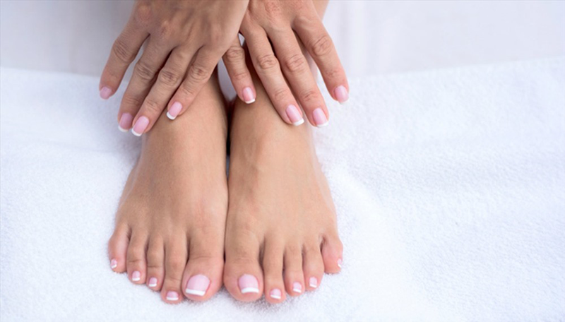 Tê bì tay chân là một trong các triệu chứng của bệnh tiểu đường