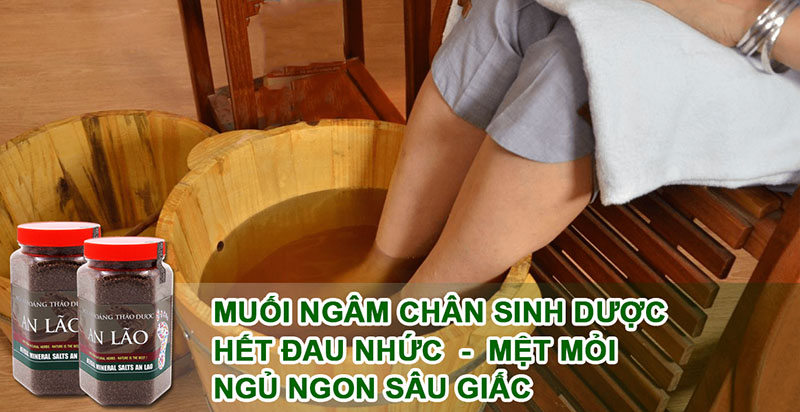 muối ngâm chân trị hôi chân hiệu quả
